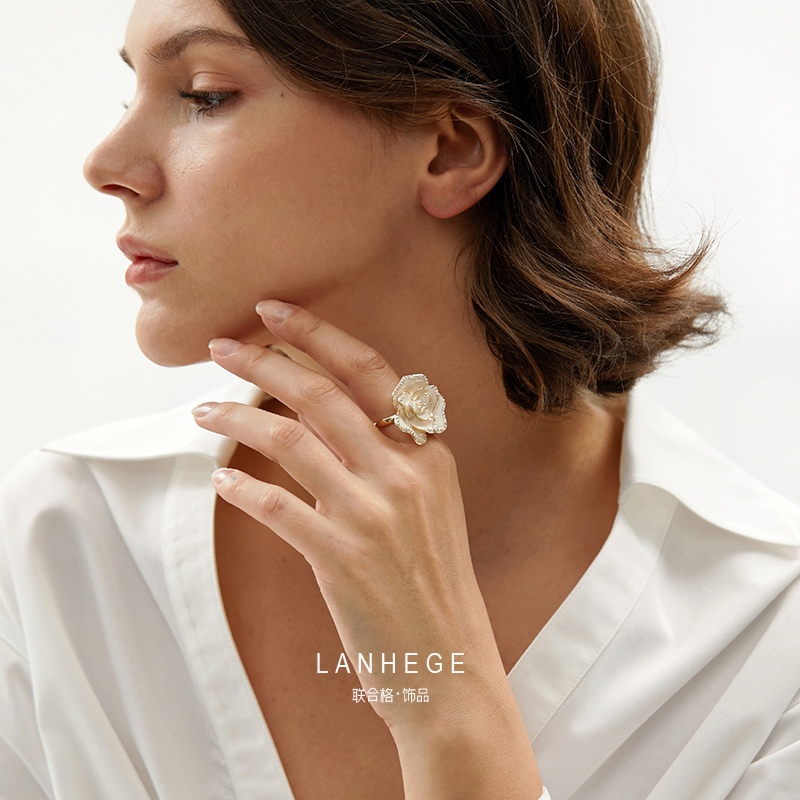 原创高级感白玫瑰欧美风开口戒指