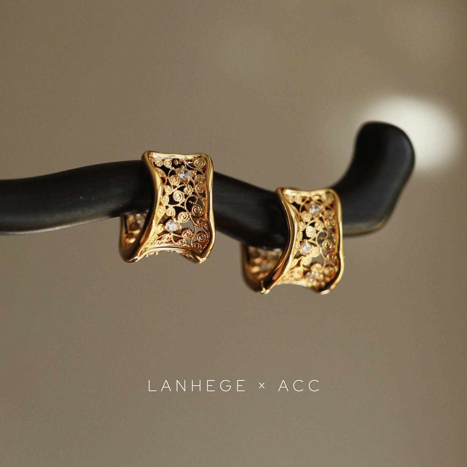 新中式《花间月》原创设计镂空金色耳环复古百搭耳饰时髦耳钉女,饰品/流行首饰/时尚饰品新,耳环,淘宝优惠券,粉丝福利购,淘宝优惠卷