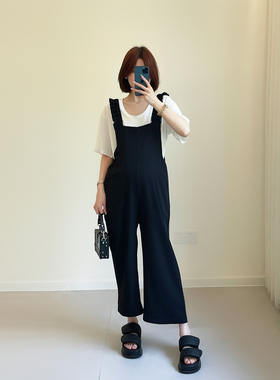 孕妇黑色直筒背带裤减龄2024新款夏季薄款宽松遮肚孕晚期连体裤