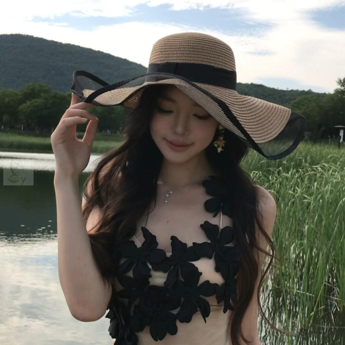 赫本风夏日草帽遮阳帽海边沙滩女2025新款大帽檐防晒欧根纱渔夫帽