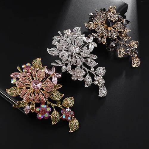 Romantic Fashion Pink Rhinestone Inlaid Gold Plated Rose Bud