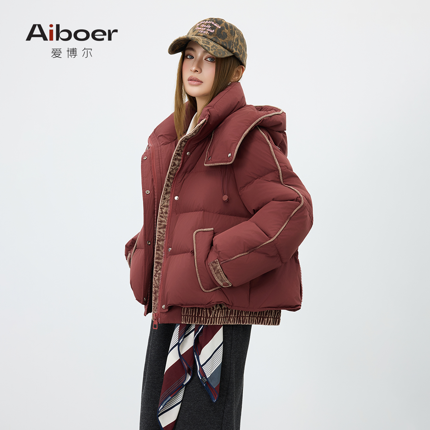 【恩佳专享】爱博尔拼接连帽羽绒服女短款2025冬新款白鸭绒S78296