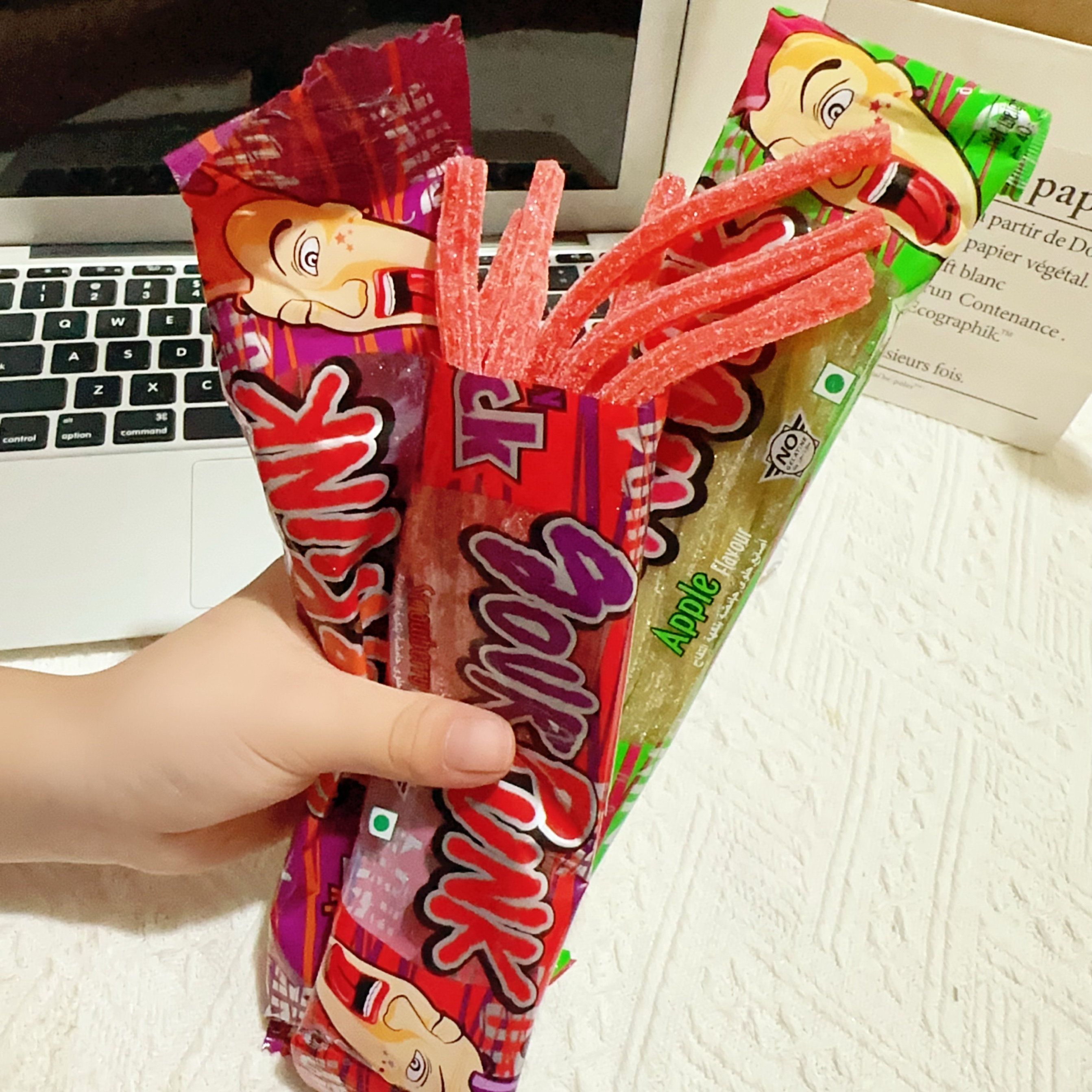 酸爽条！泰国进口SOUR PUNK可乐草莓味酸味软糖网红休闲酸条糖果