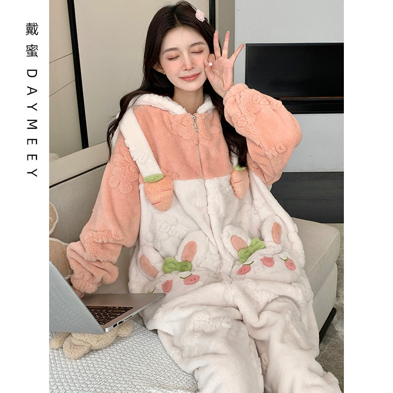 冬季连体睡衣女珊瑚绒可爱卡通加绒加厚保暖冬天法兰绒连帽家居服