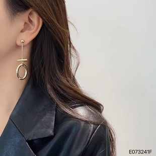 耳饰新款 欧美小众不对称高级感金属耳环女个性 独特耳钉显脸小长款