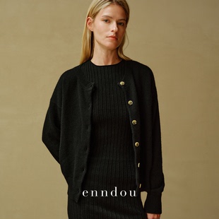 enndou山羊绒上衣女秋冬季新款短款百搭黑色针织开衫外套上衣