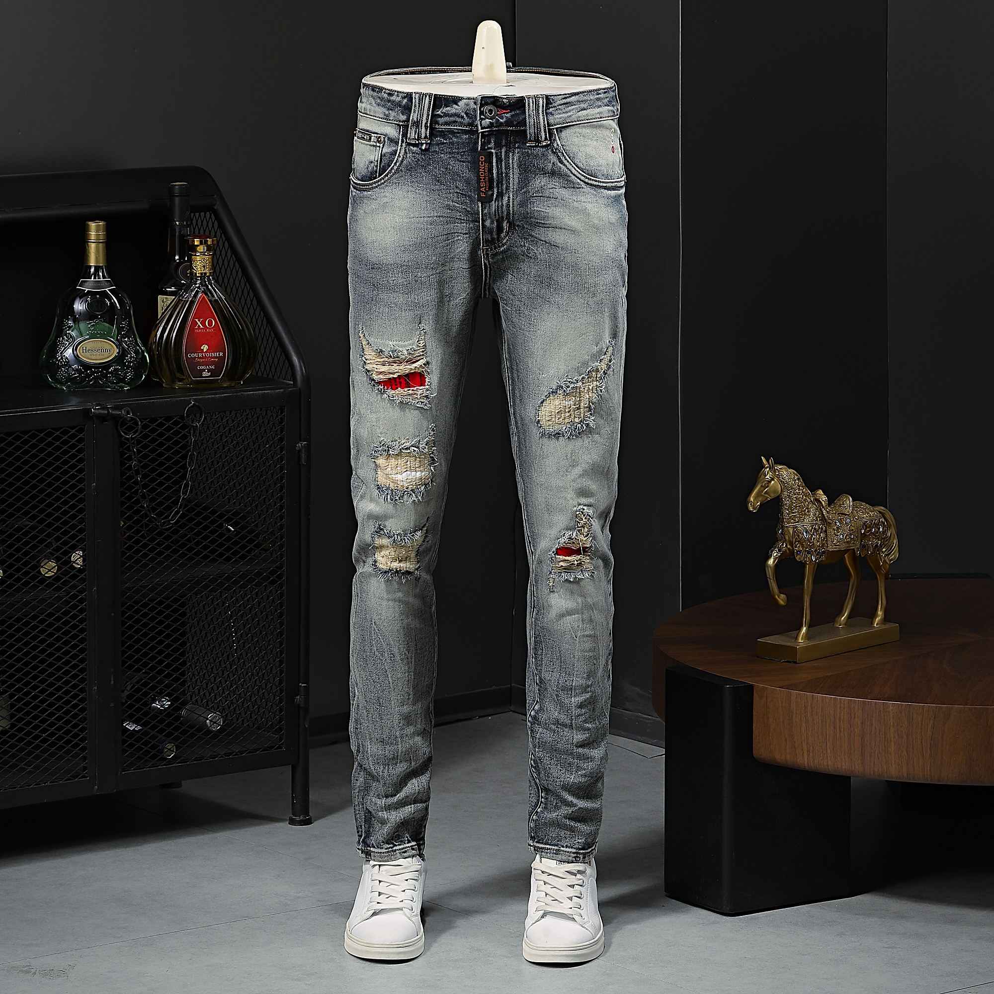 2025年秋冬牛仔裤男修身弹力百搭长裤子高端潮牌破洞补丁时尚帅气