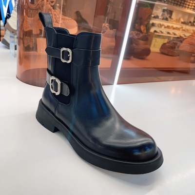 69288-5玛莎玛索2025秋季新款头层牛皮短靴高级感皮带扣马丁靴女