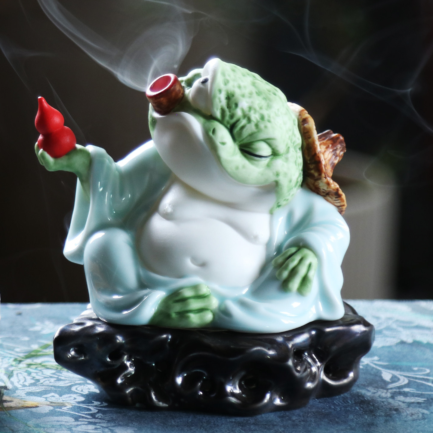 禅意陶瓷金蟾香薰炉创意盘香炉家居装饰茶桌创意青蛙摆件祥云香炉