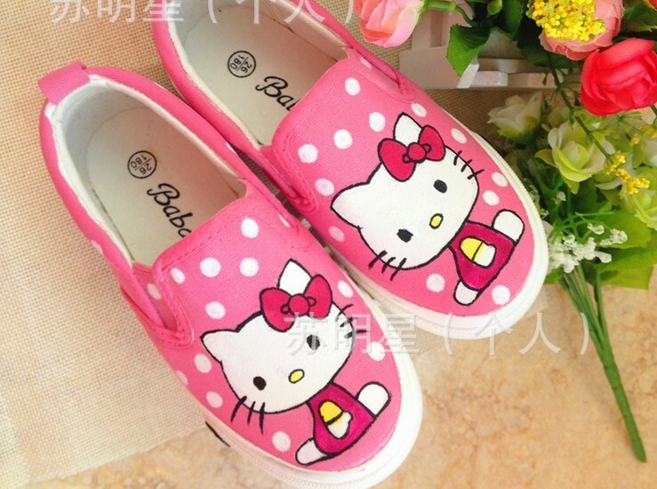 可爱萝莉风粉色hellokitty手绘鞋子套脚懒人鞋男女涂鸦板鞋学生鞋在类目 流行男鞋, 帆布鞋中 - 来自Buy2taobao.com提供专业的淘宝代购服务