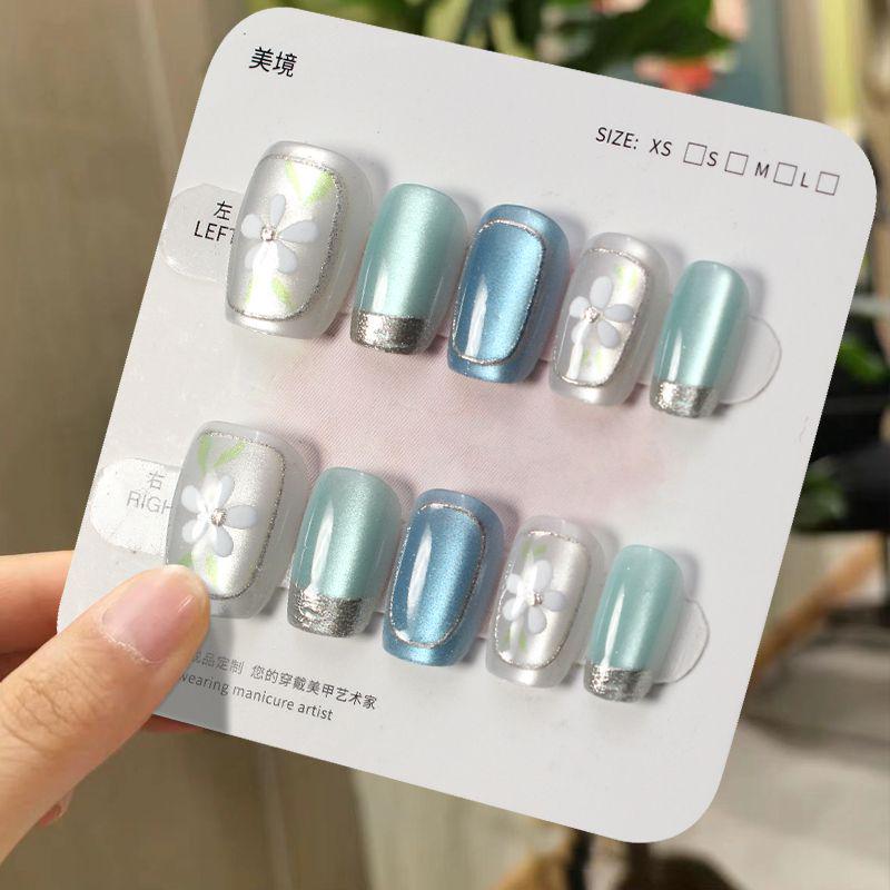 2025年新款儿童美甲穿戴甲高级感短款冰蓝茶花猫眼30片假指甲贴片