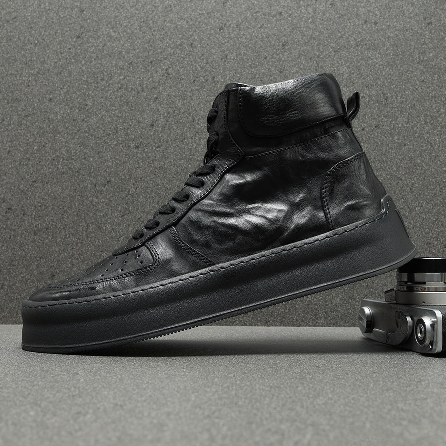 头层牛皮马丁靴男款2025新款美式复古潮流工装靴厚底高帮皮靴男鞋