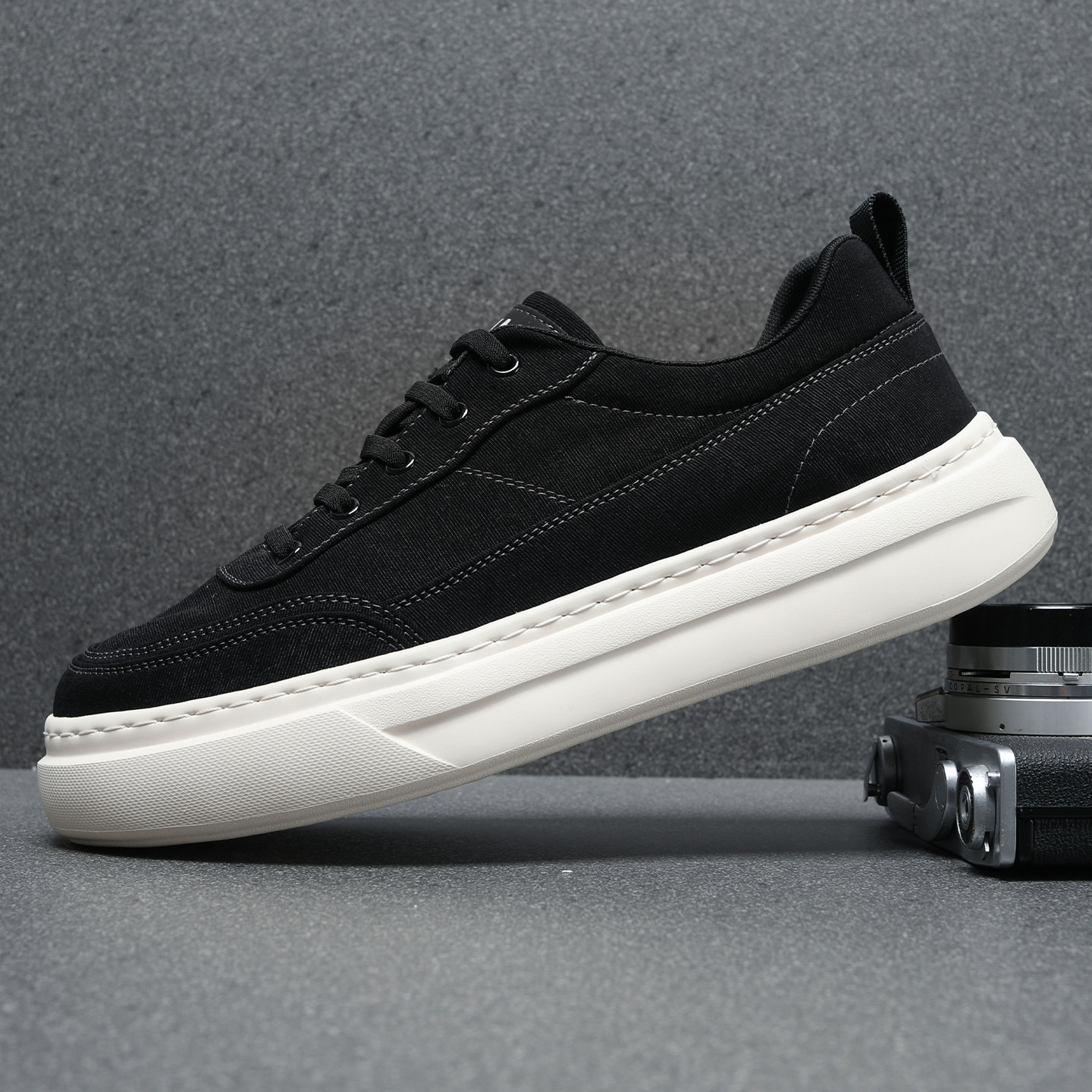 春夏季男鞋2026新款帆布鞋男通勤百搭休闲鞋厚底轻软透气板鞋男款