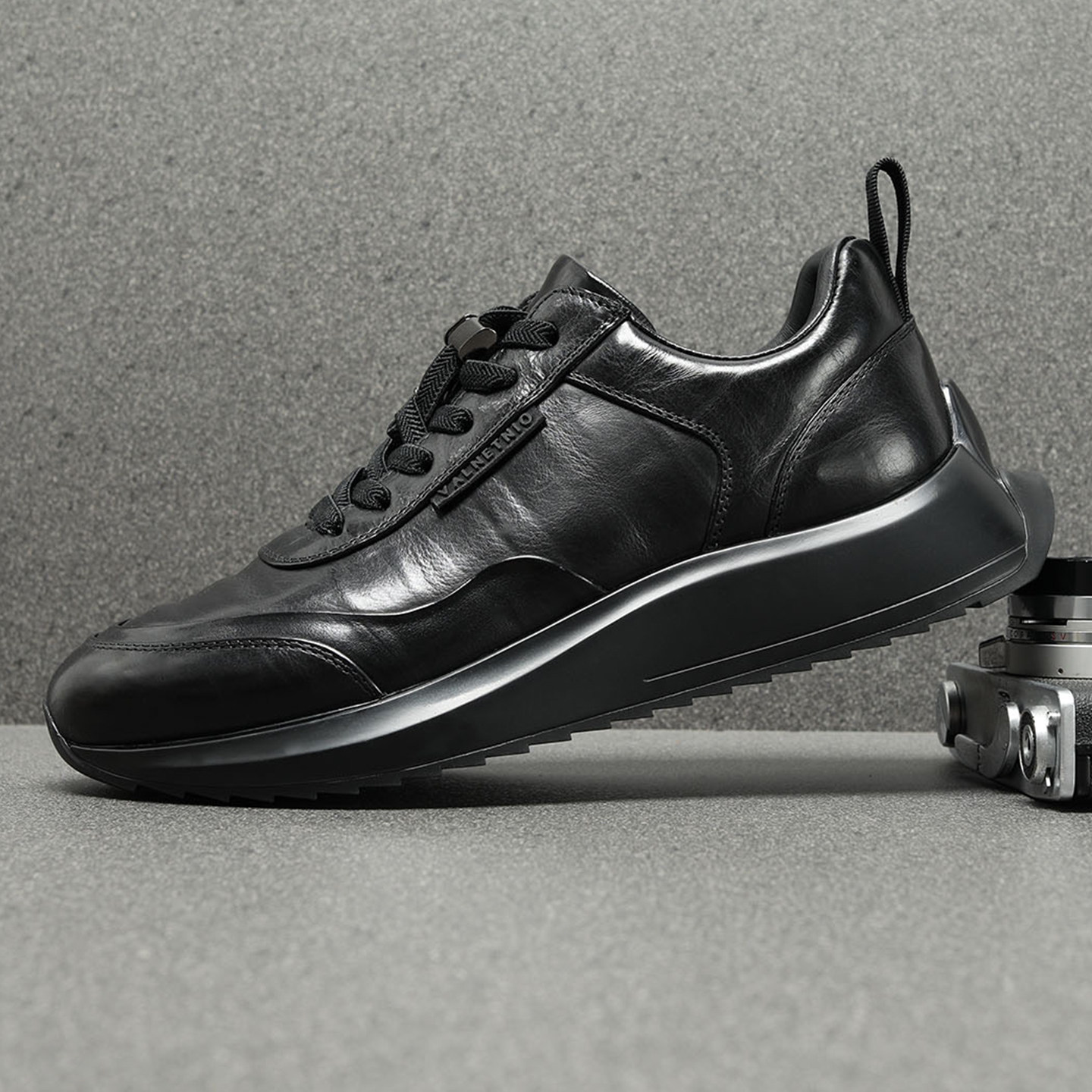 冬款男鞋2025新款运动皮鞋男真皮