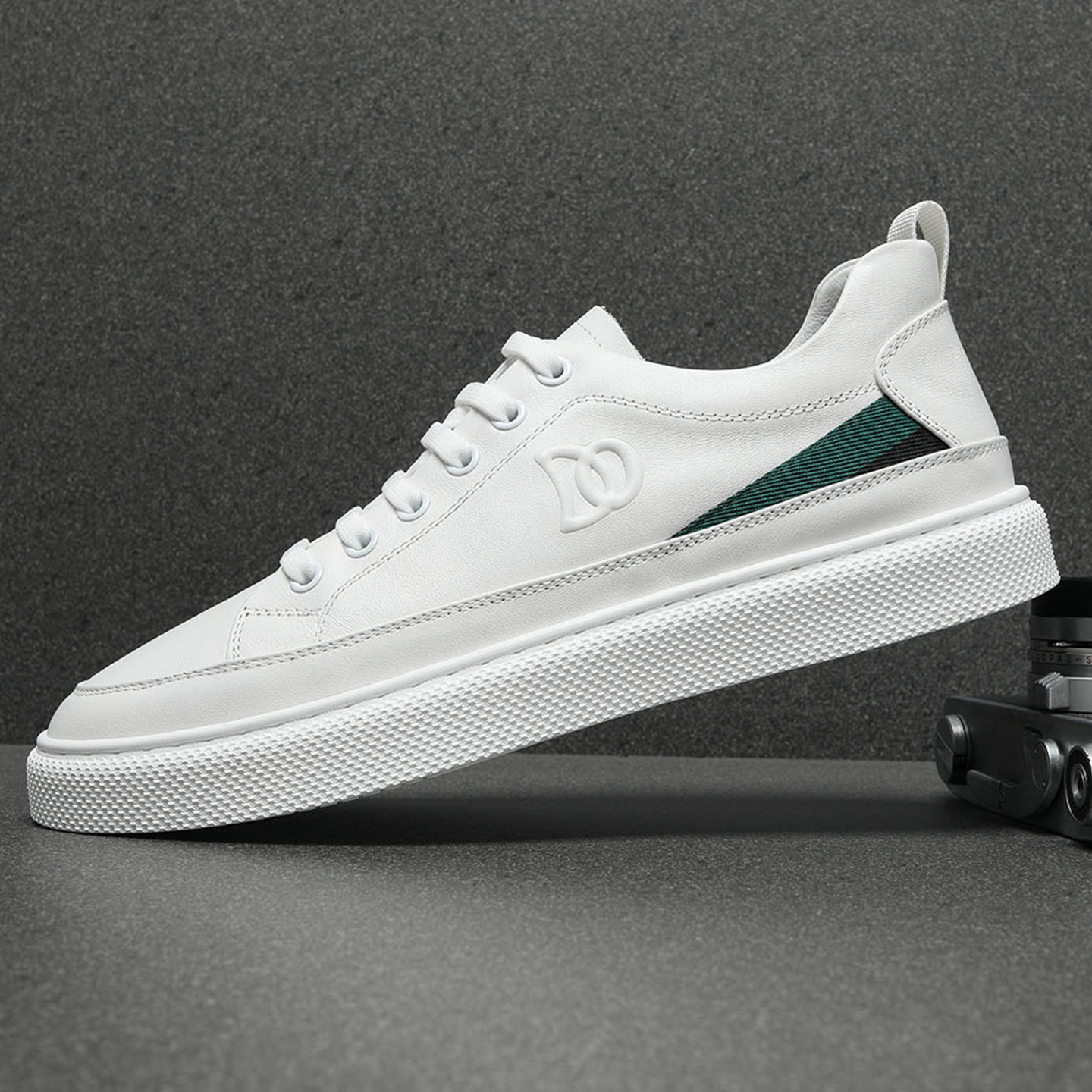 男鞋春秋款小白鞋男真皮潮流韩版百搭休闲鞋一脚蹬透气鞋子男板鞋