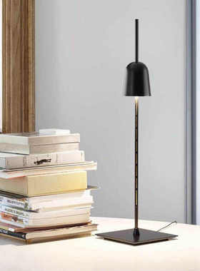 意大利进口Luceplan Ascent 现代极简卧室书房护眼可调光台灯D78