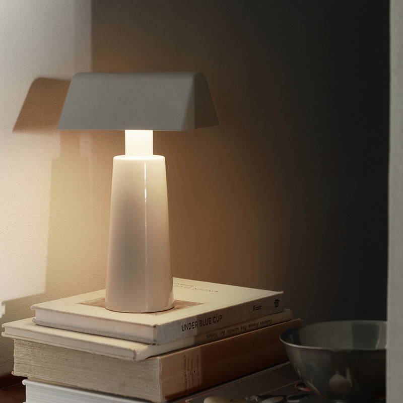 便携台灯TraditionCaret