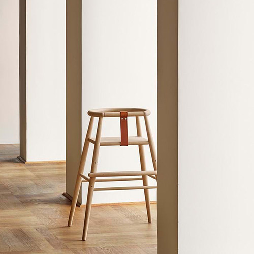 丹麦实木儿童餐椅CarlHansen