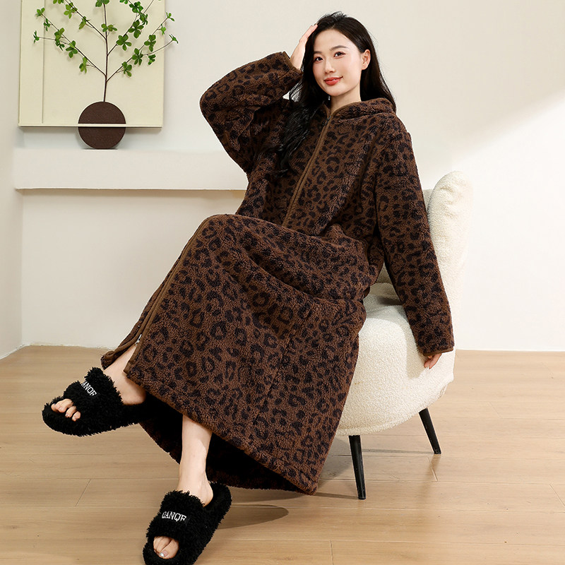 睡衣女连帽秋冬长袍珊瑚绒加厚时睡袍/浴袍