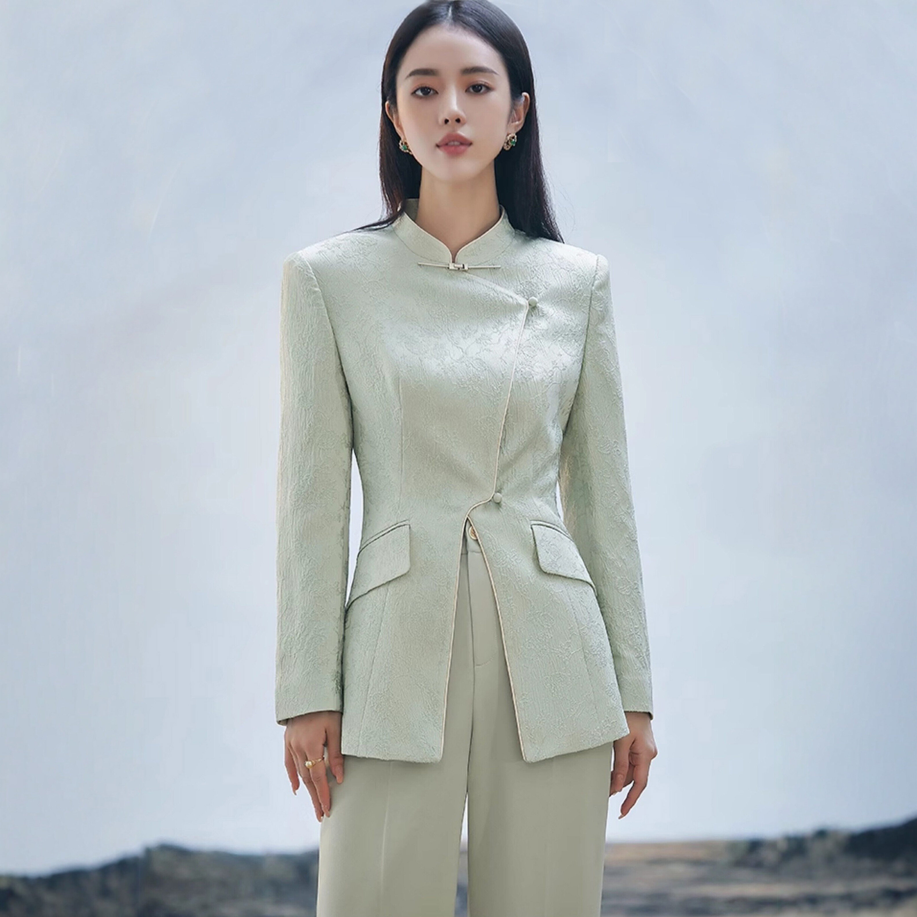 扶摇国风新中式立领西装套装女士职场正装盘扣主持人宴会礼服工装