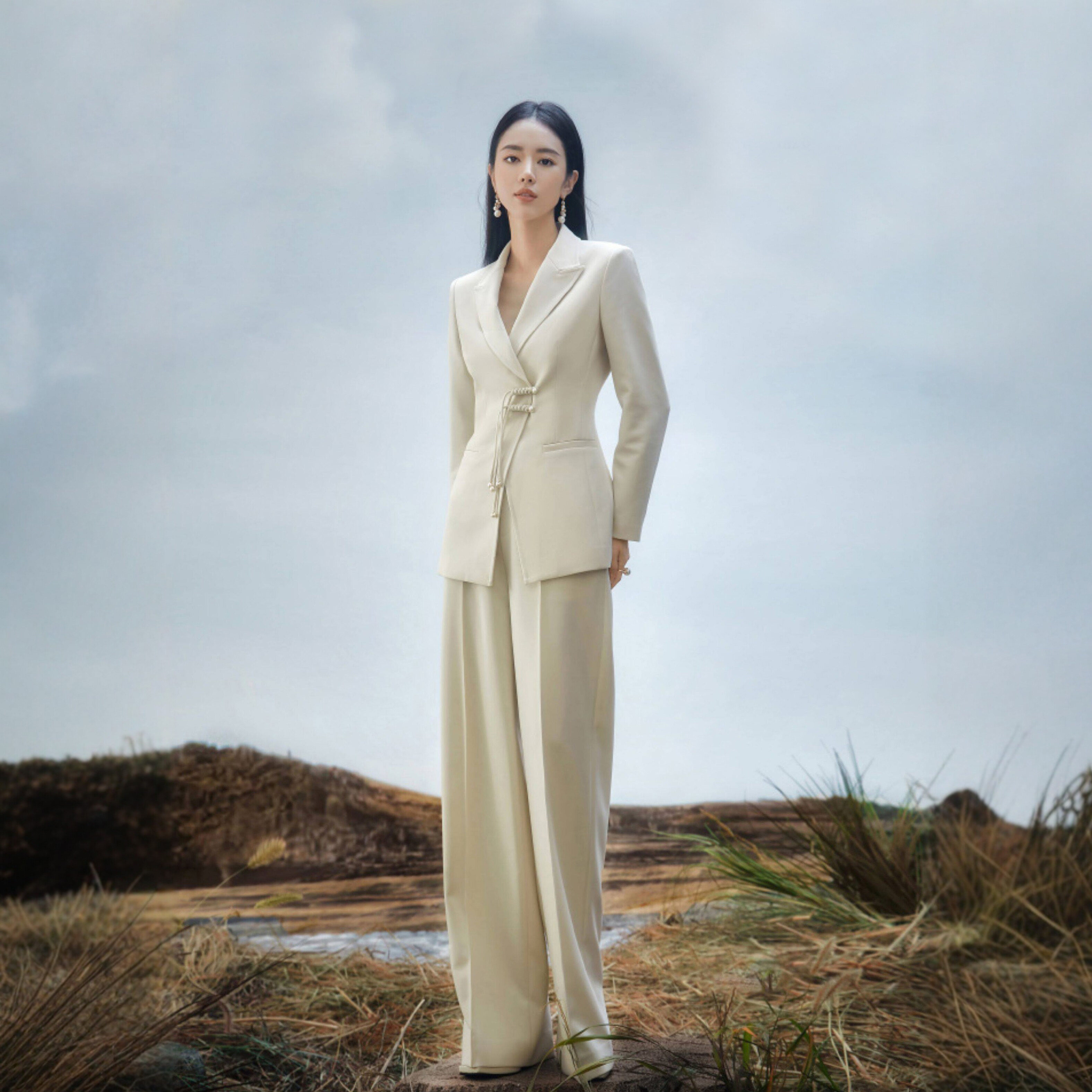 扶摇中国风杏色西装套装长袖礼服