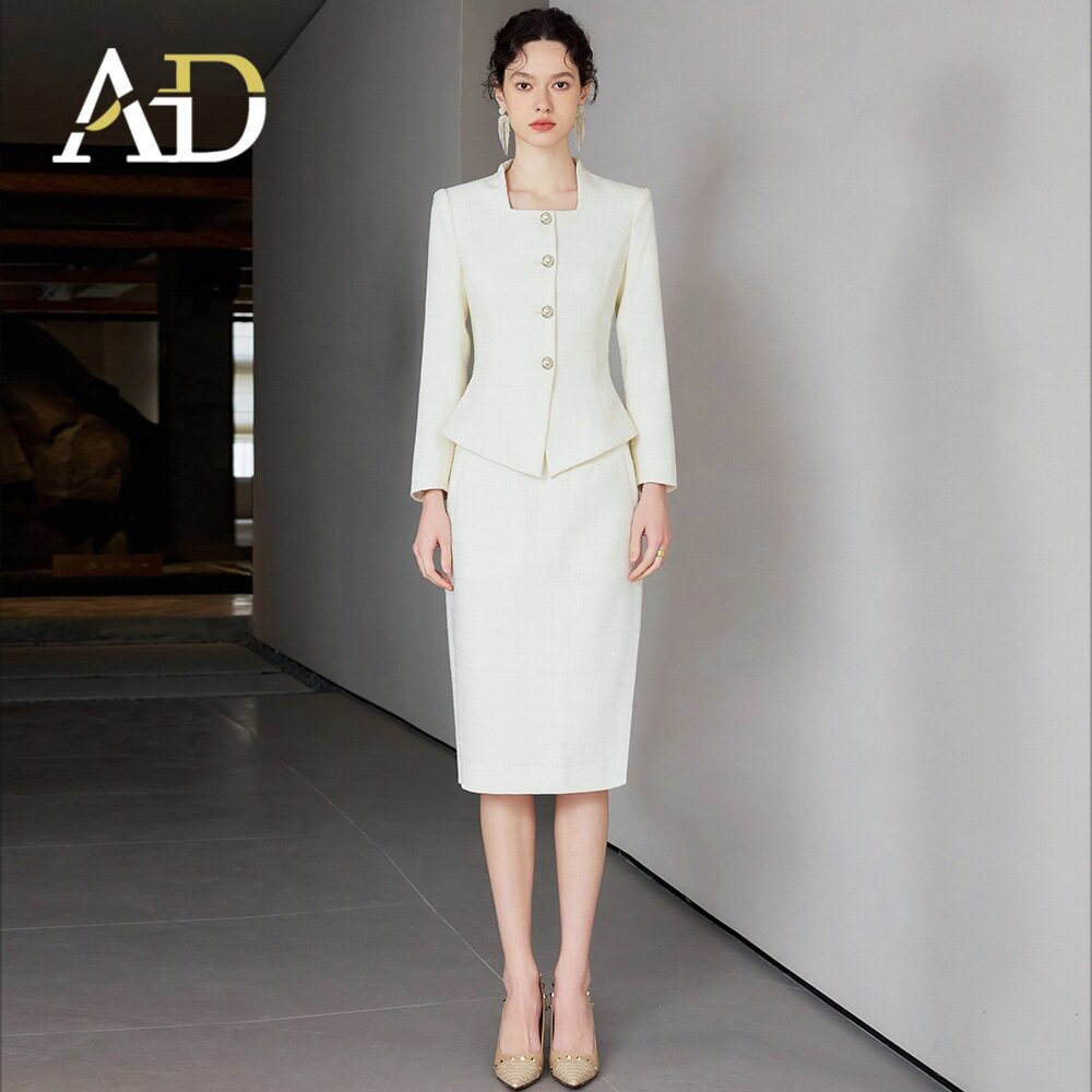 AD白色宴会礼服女方领小香风套装