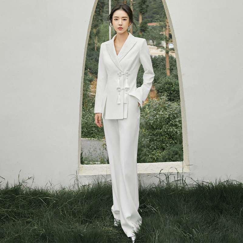 扶摇白色新中式国风西装套装女复古高级感盘扣西服主持人职业礼服