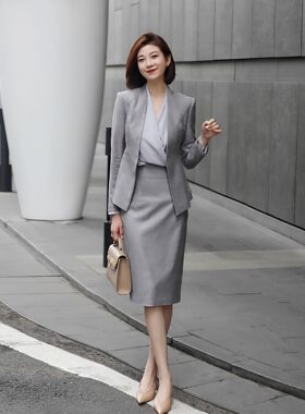 轻奢浅灰色春秋高端职业西装套装