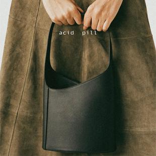爱喜acid 单肩包 pill｜极简水桶包奶牛皮革咖色小牛皮包包女款