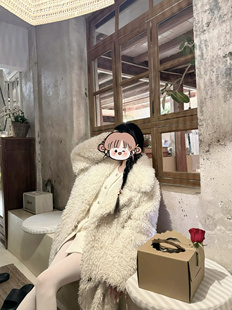韩版 冬季 女装 新品 米白色毛毛大衣外套时尚 潮流大气上档次均码