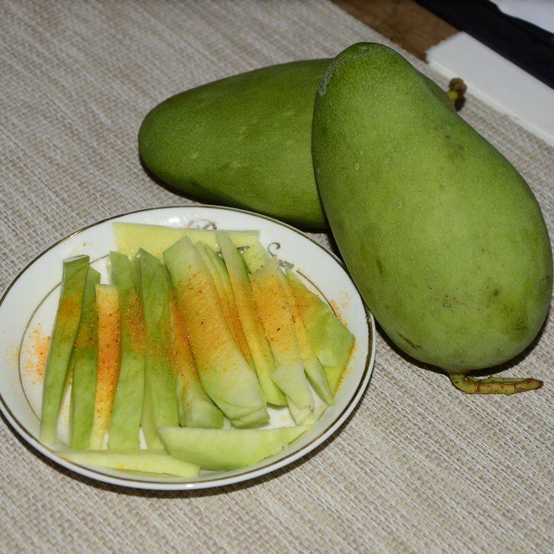 现摘孕妇生吃酸芒果包邮整箱新鲜芒果