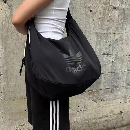 阿迪达斯时尚百搭单肩包