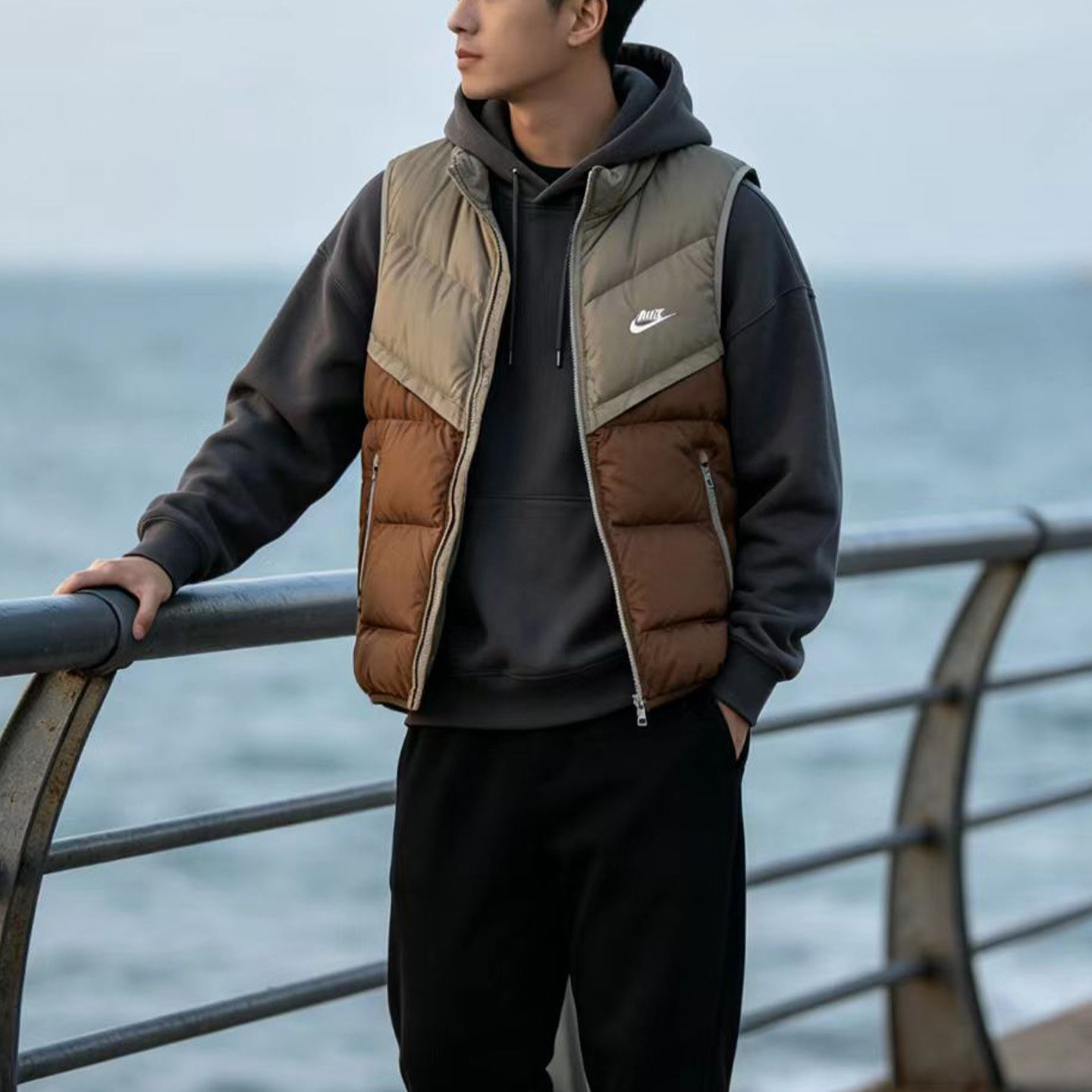 Nike耐克男子防风保暖立领舒适百搭休闲无袖马甲羽绒服FB8184-248