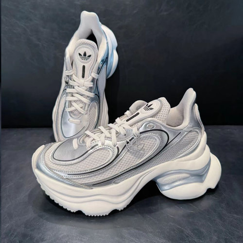 阿迪女子舒适耐磨低帮老爹鞋