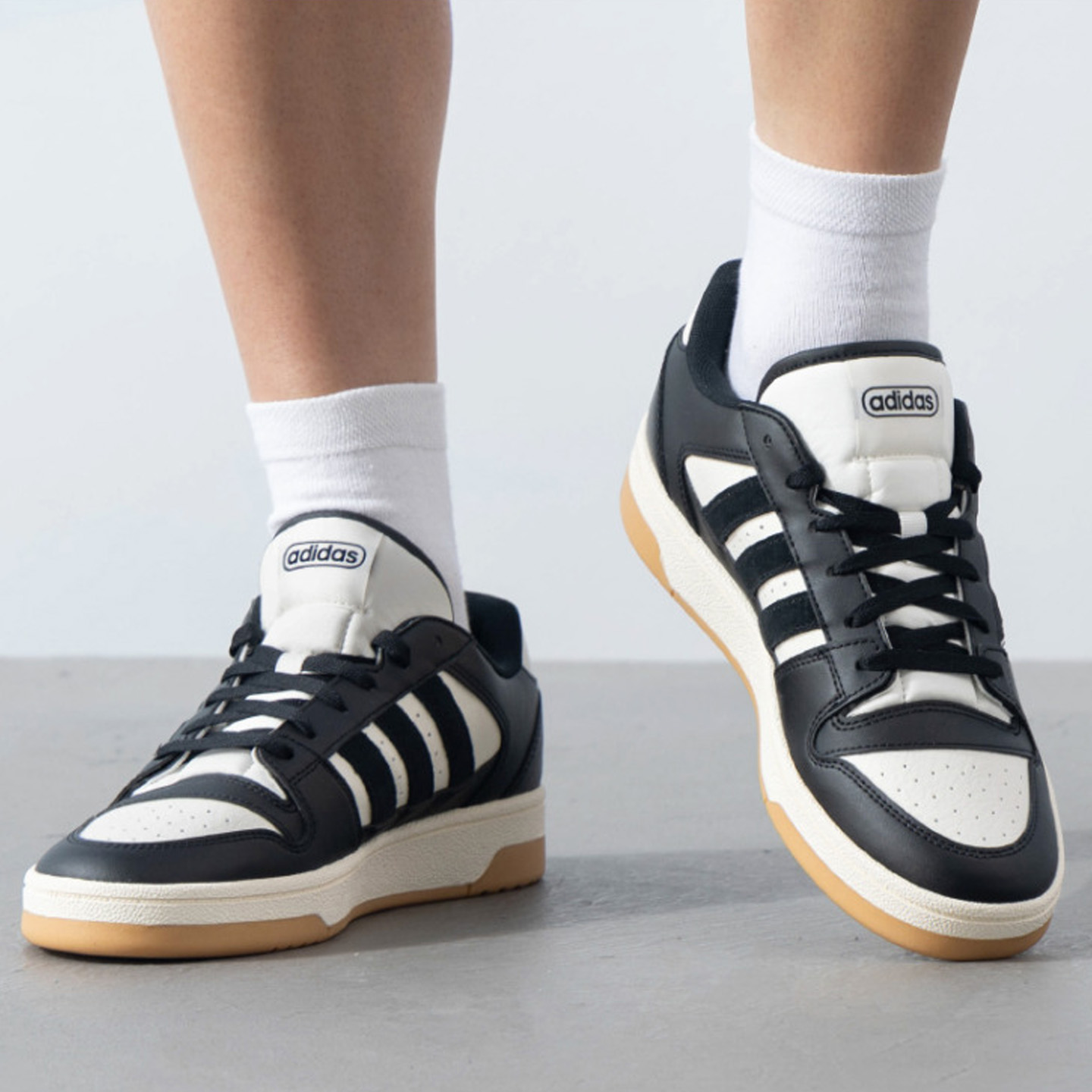 阿迪达斯男女防滑耐磨篮球板鞋