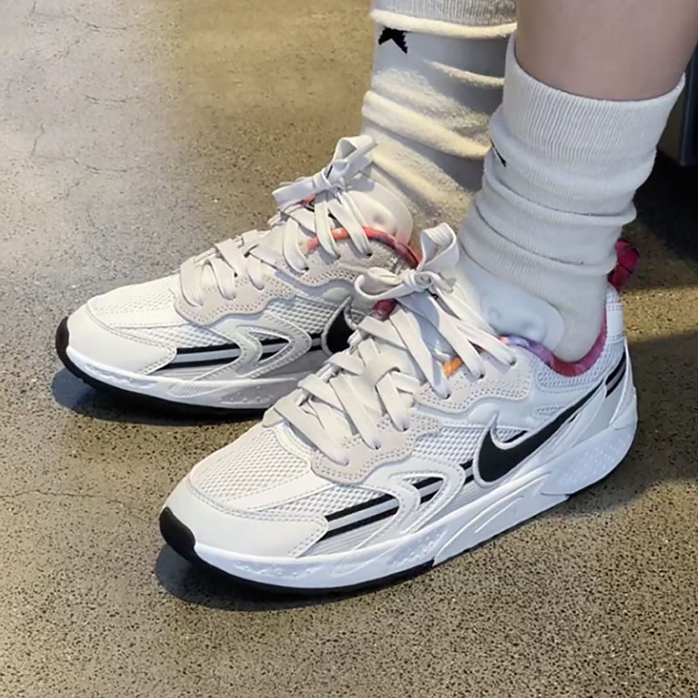 耐克舒适轻便缓震回弹运动休闲鞋