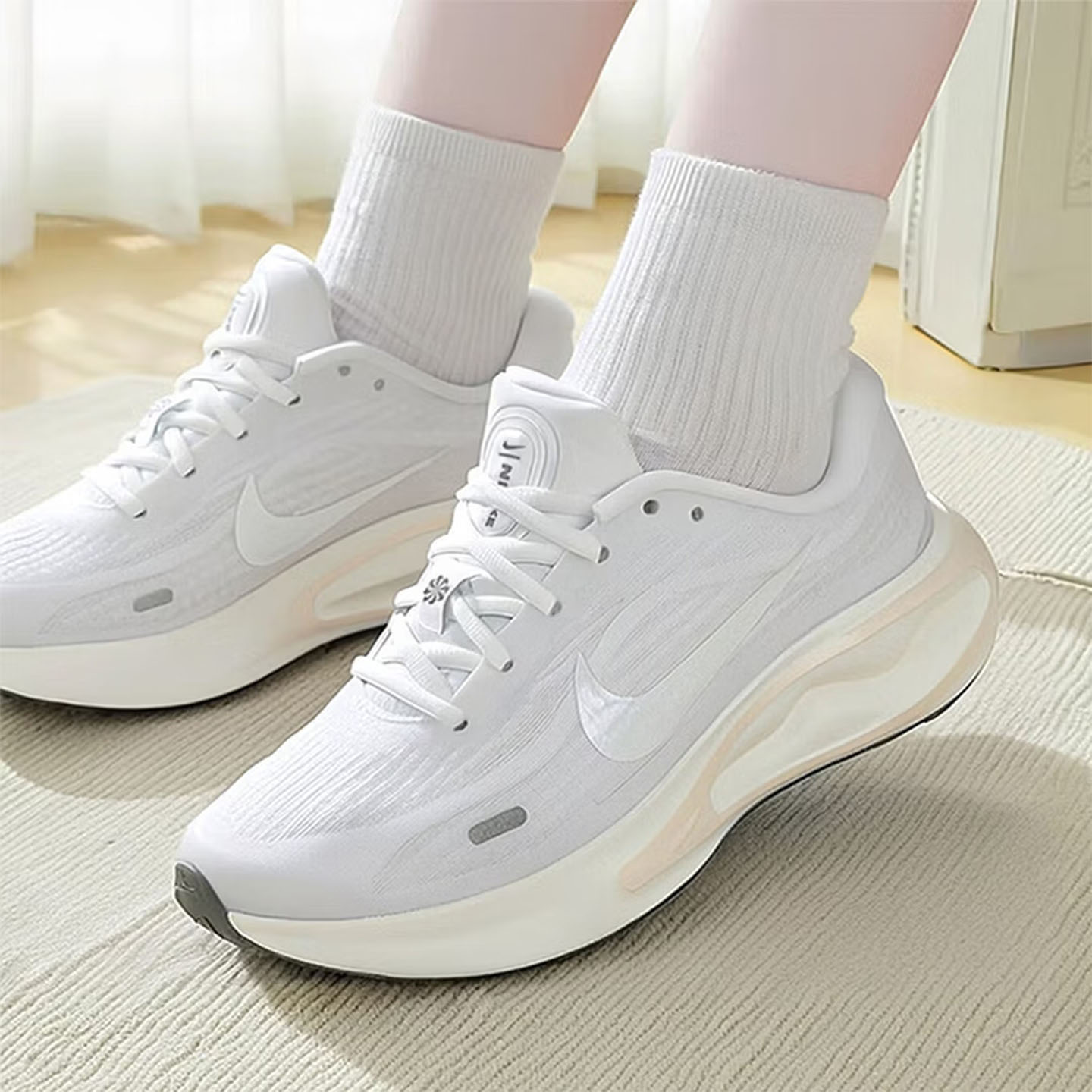 Nike耐克Journey Run女子防滑耐磨轻便透气百搭跑步鞋FJ7765-119