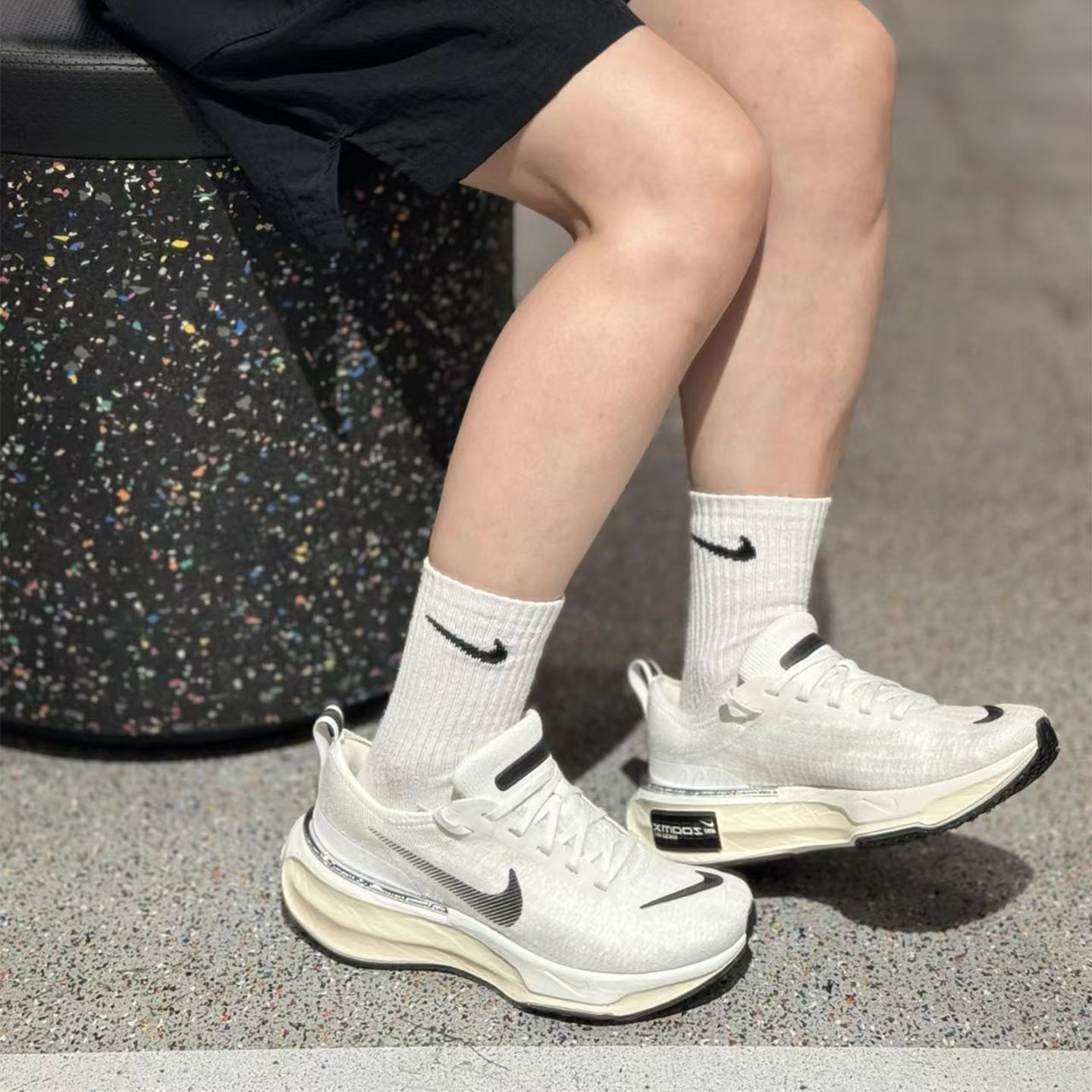 耐克女子经典百搭舒适运动跑步鞋