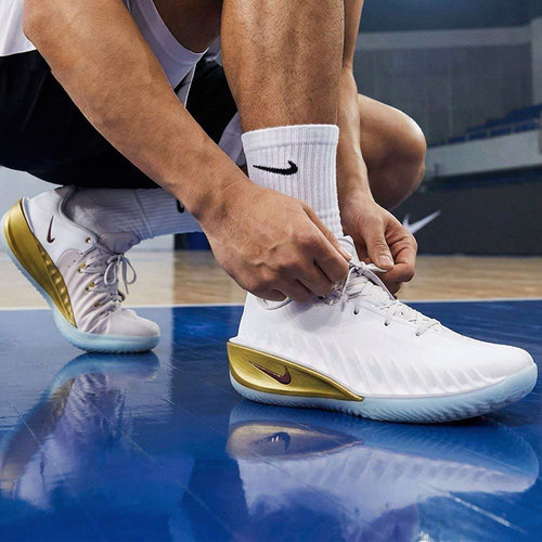 耐克男性低帮运动耐磨篮球鞋