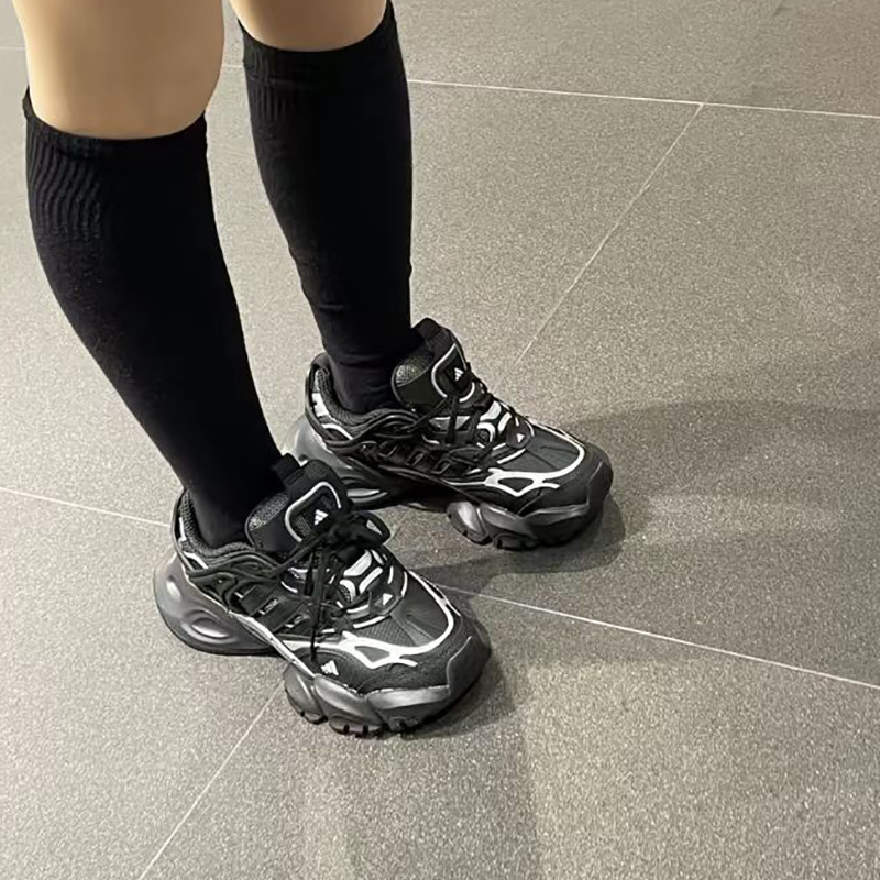 阿迪达斯男女系带运动休闲鞋