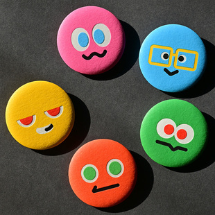 五月天周边物料挂件胡萝卜卜5525应援礼物演唱会棉纸吧唧徽章定制