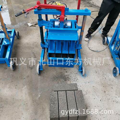 2-45移动砖机制作300-200-100mm门头砖，家用下蛋式水泥砖机模具