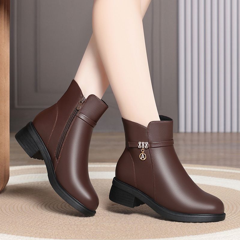 高级妈妈鞋冬季中老年软皮棉鞋大码保暖短靴女粗跟棉皮鞋