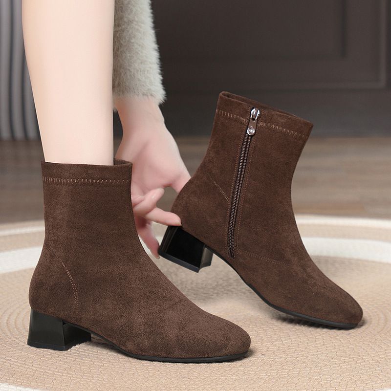 简约高级绒面靴子女春秋单靴百搭时装短靴磨砂秋冬女靴配裙子