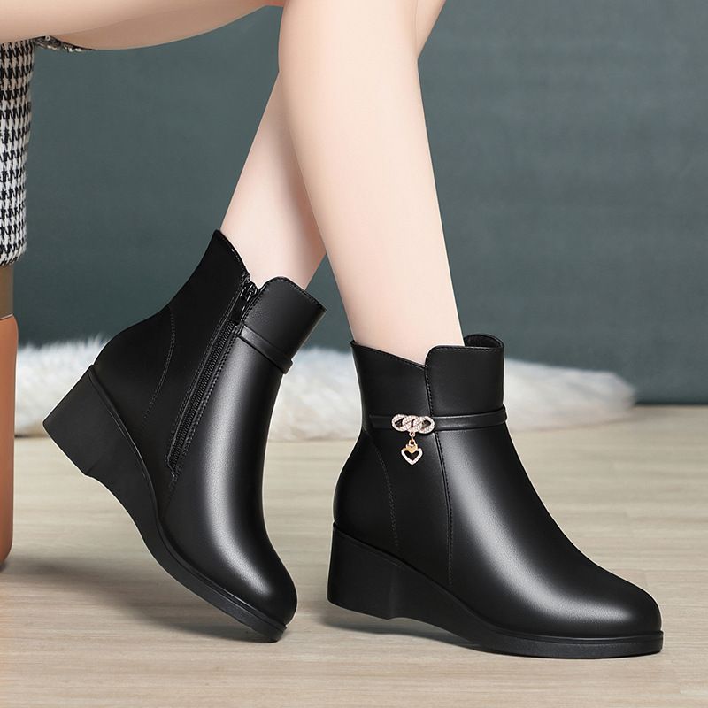 简约高级坡跟短靴女中老年妈妈棉鞋冬季大码棉皮鞋保暖棉靴子