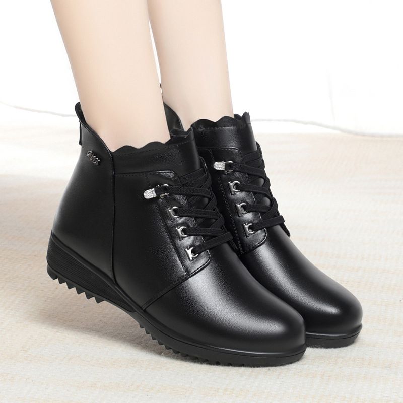 冬季马丁靴女加厚软皮短靴子皮毛一体雪地靴厚底防滑保暖棉鞋