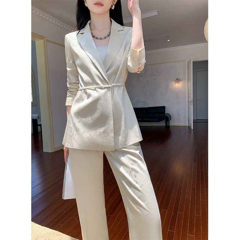休闲西装套装女2025新款春秋款职业正装高级感新中式杏色西服外套