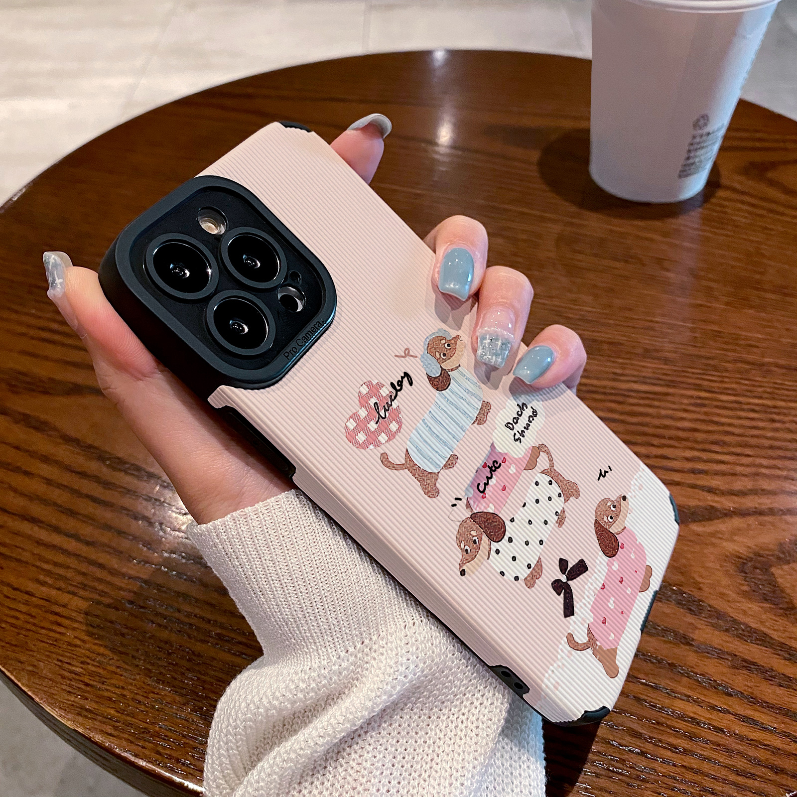 适用vivo iqoo11 10 9 pro手机壳小众穿衣腊肠狗iqooneo8新款neo7se防摔neo6硅胶5活力7竞速版z5高级感保护套