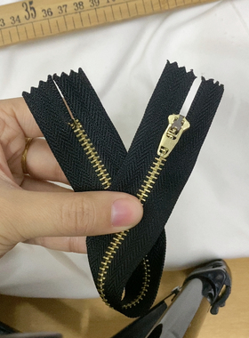 5元3条，长20厘米黑色闭口铜拉链，满20包邮