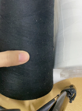 15元一轴黑色402缝纫线，2万米无接头缝纫线，满20包邮